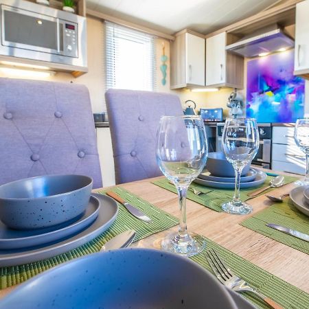 Sea 'N' Stars Platinum Plus Holiday Home With Views, Free Wifi And Netflix Camber Exterior foto
