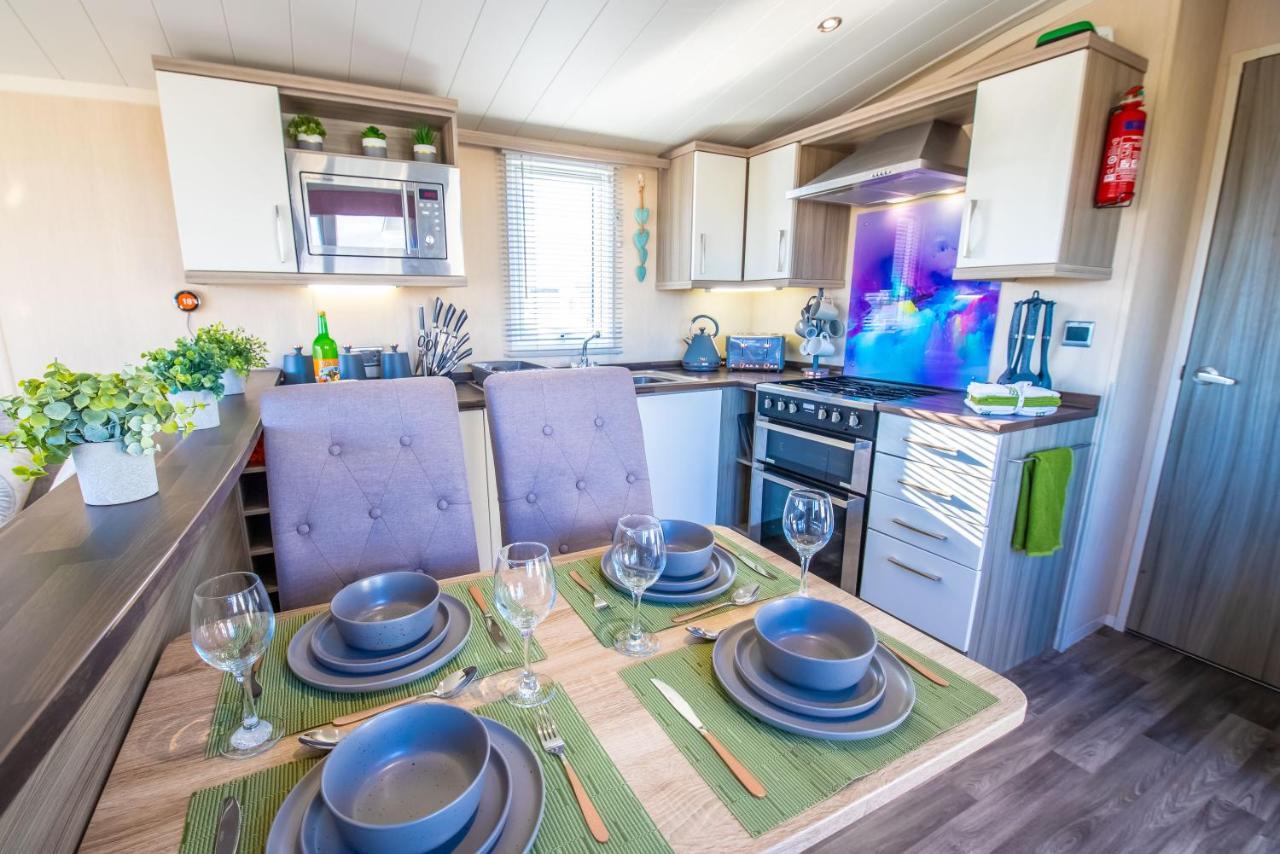 Sea 'N' Stars Platinum Plus Holiday Home With Views, Free Wifi And Netflix Camber Exterior foto